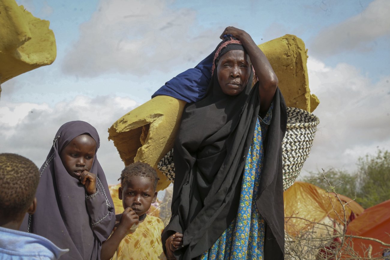 Somalia woman and children